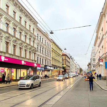 Modern Apartment Wiener Stadthalle Екстер'єр фото