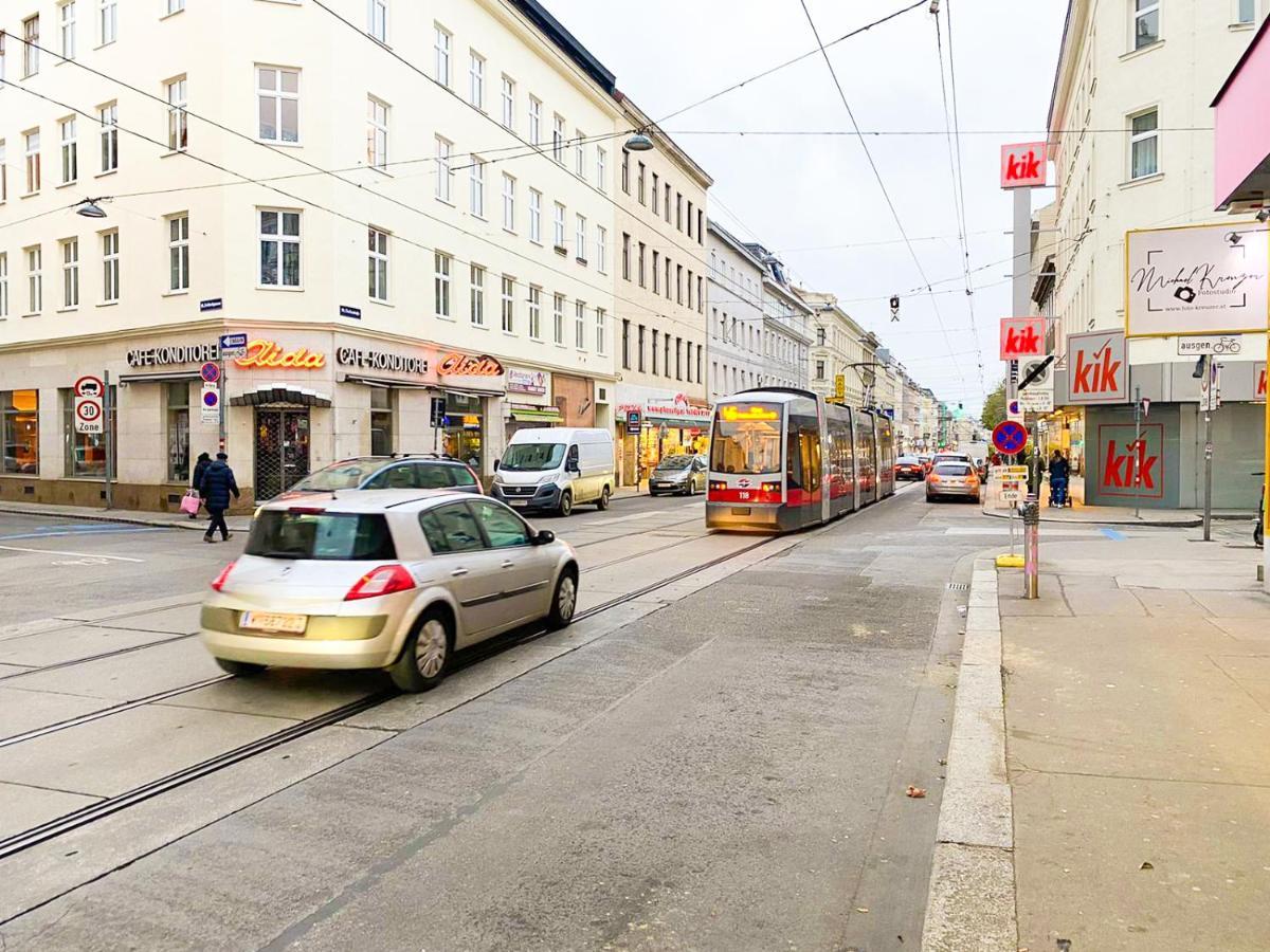 Modern Apartment Wiener Stadthalle Екстер'єр фото